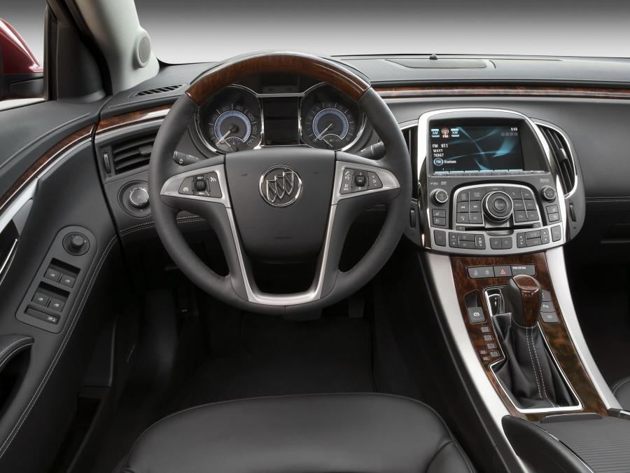 Торпедо Buick LaCrosse 2010 года  (NA) (фото 7 из 121)